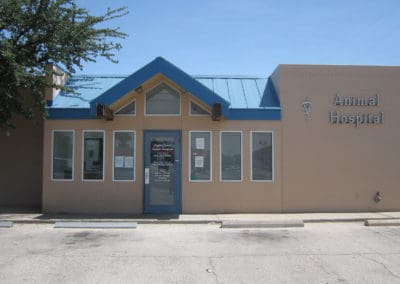 Front of Eighth Street Animal Hospital building